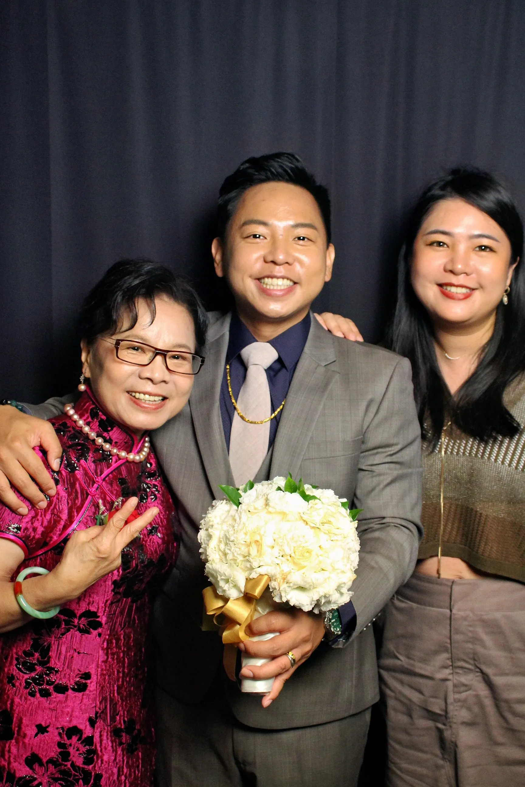 Mark & Cindy 婚禮 無邊框拍貼作品 — The Self-Portrait Project Taipei 台北拍貼
