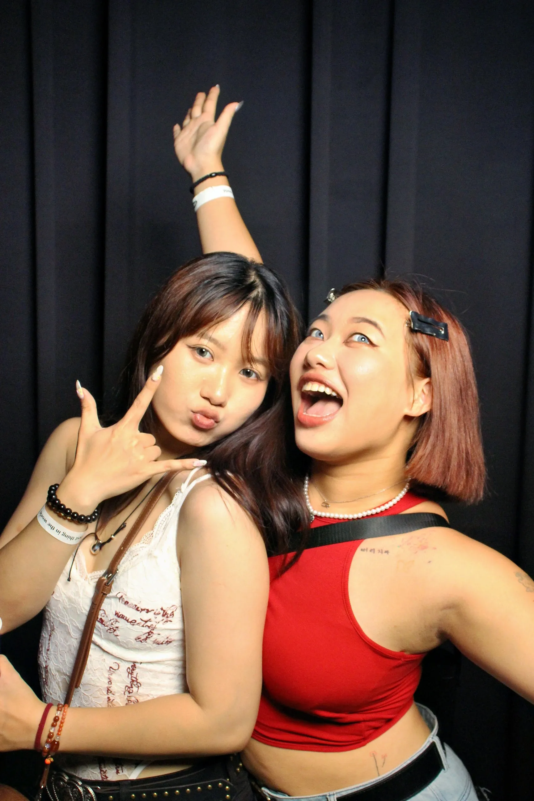 Golden English Party 無邊框拍貼作品 — The Self-Portrait Project Taipei 台北拍貼