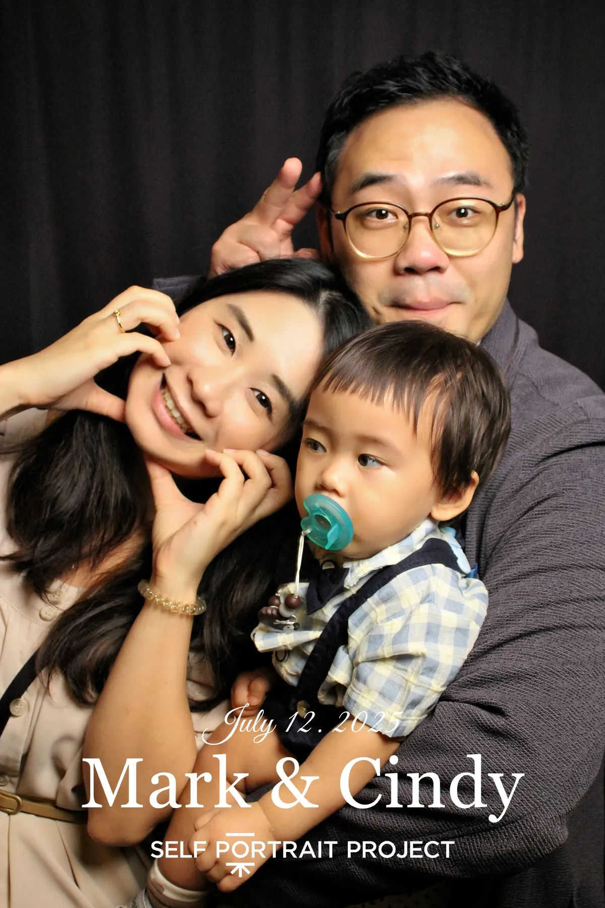 Mark & Cindy 婚禮 有邊框拍貼作品 — The Self-Portrait Project Taipei 台北拍貼