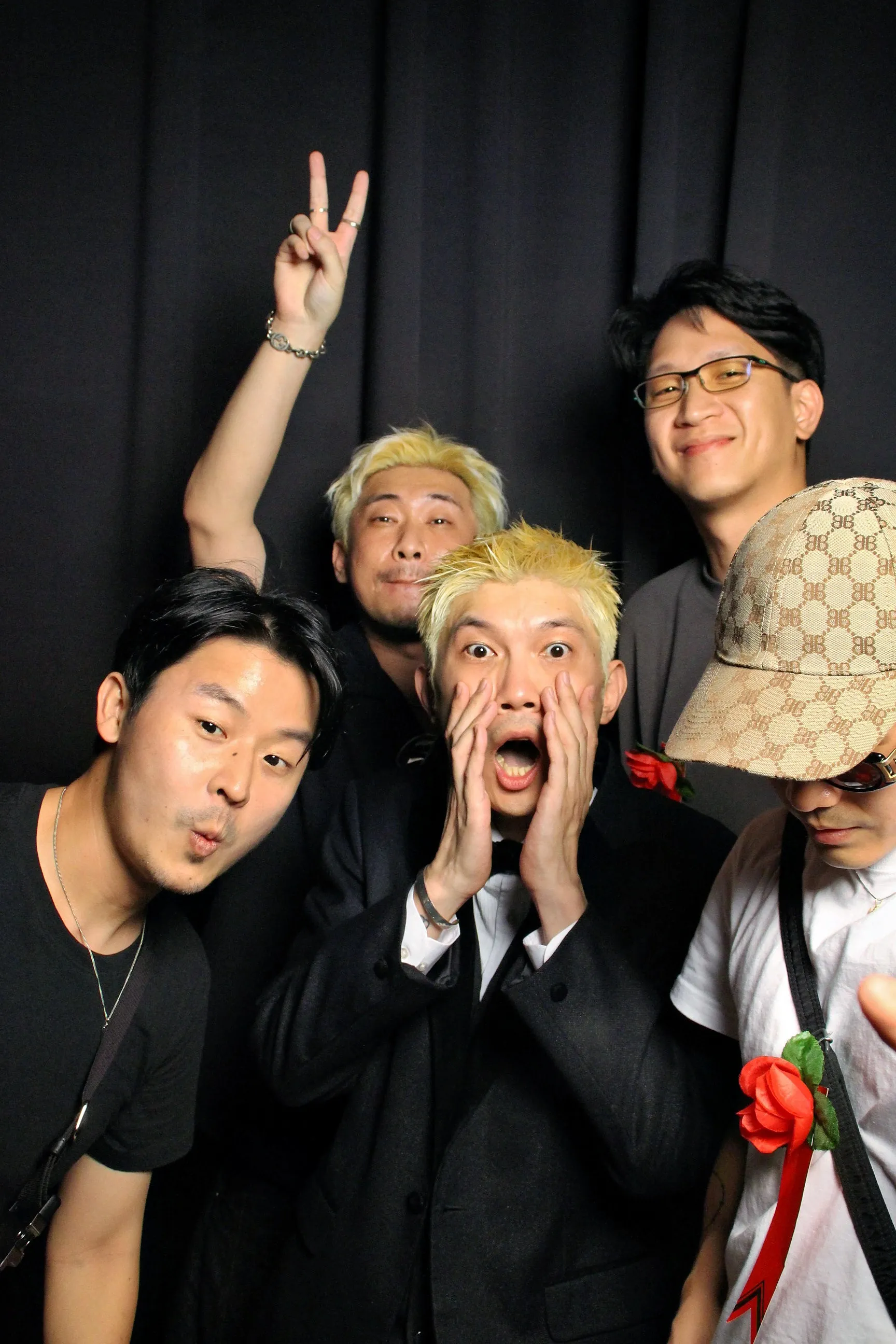 Golden English Party 無邊框拍貼作品 — The Self-Portrait Project Taipei 台北拍貼