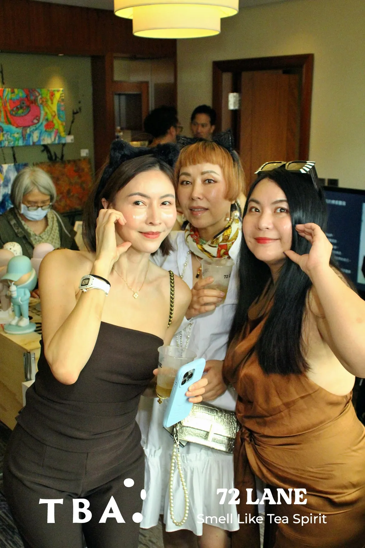 TBA x 72LANE @ WHATZ 有邊框拍貼作品 — The Self-Portrait Project Taipei 台北拍貼