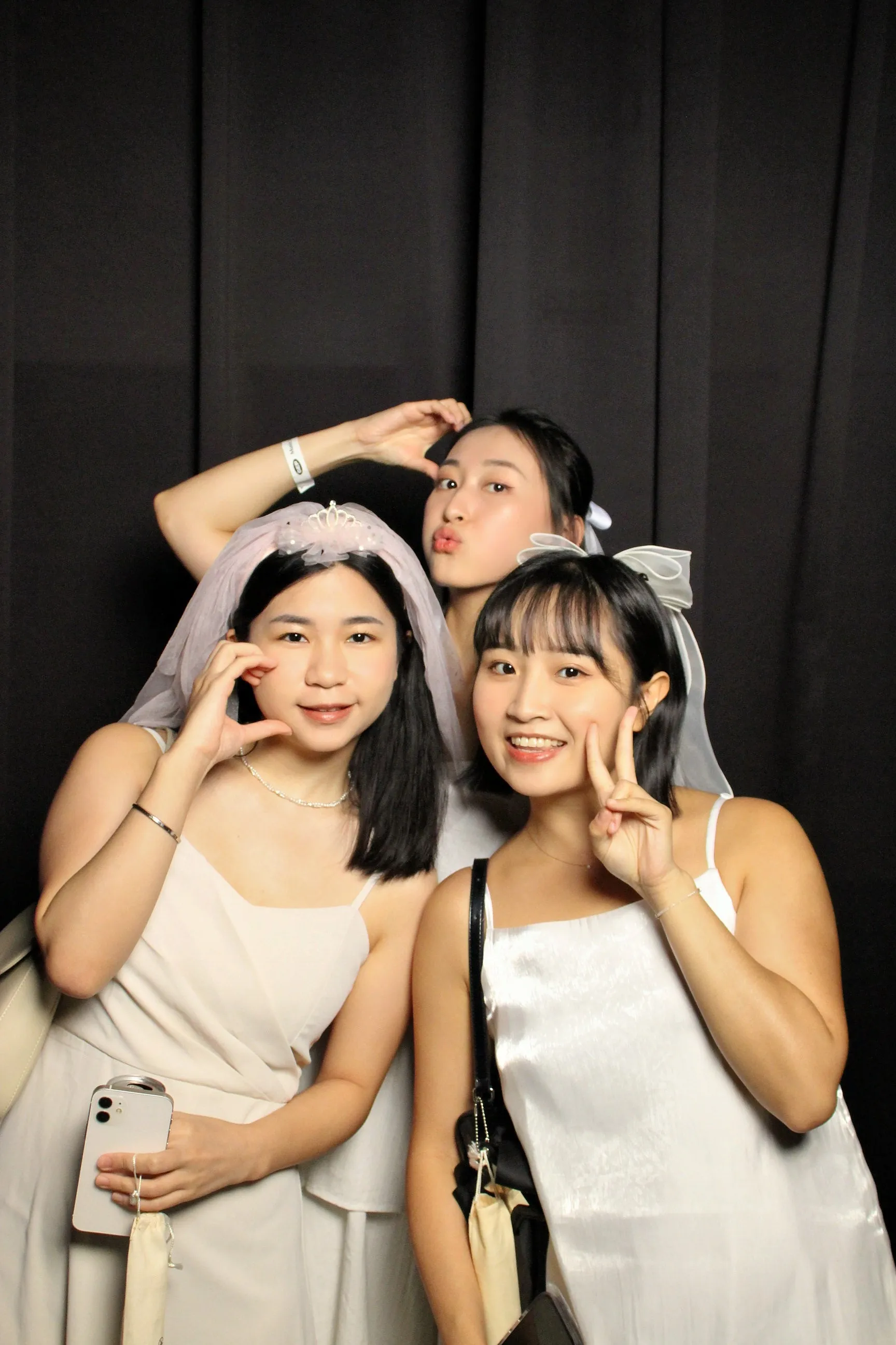 Golden English Party 無邊框拍貼作品 — The Self-Portrait Project Taipei 台北拍貼