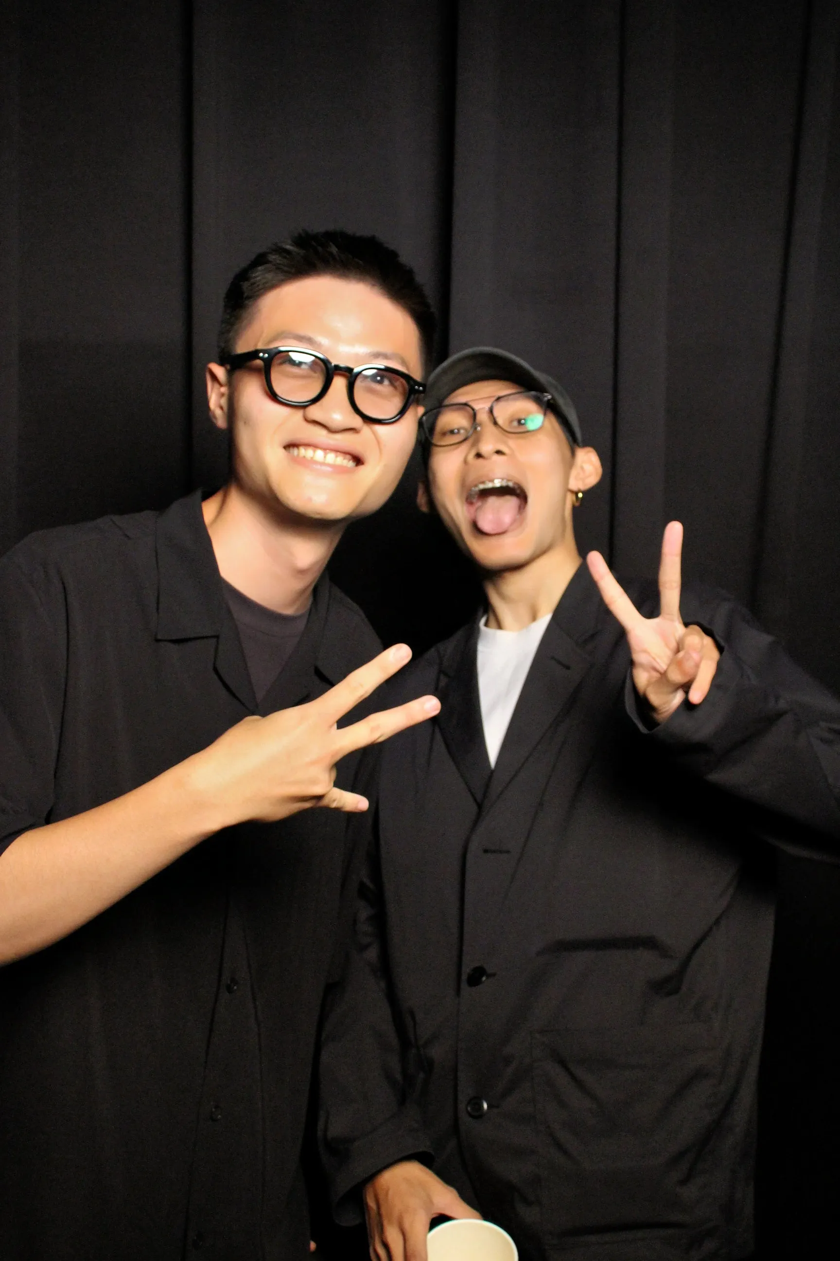 Golden English Party 無邊框拍貼作品 — The Self-Portrait Project Taipei 台北拍貼